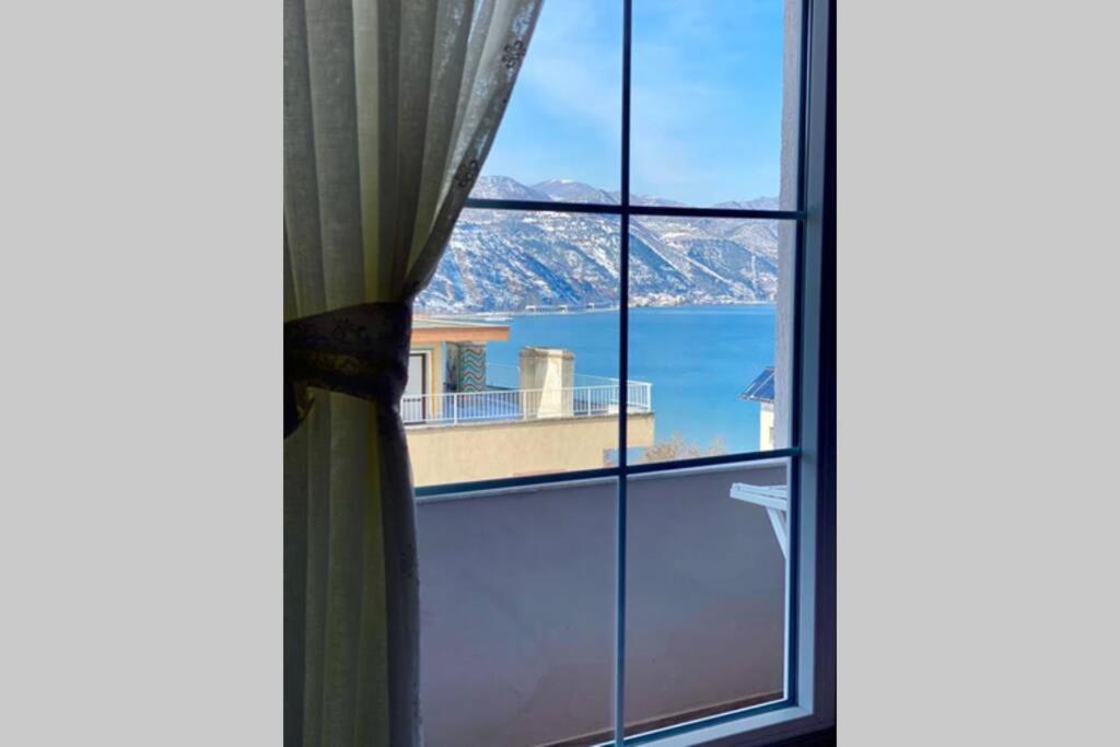 Cozy Lake Front Flat Bequeme Wohnung An Der See Pogradec Exterior foto