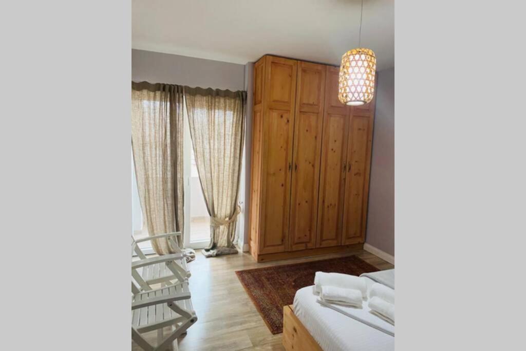 Cozy Lake Front Flat Bequeme Wohnung An Der See Pogradec Exterior foto