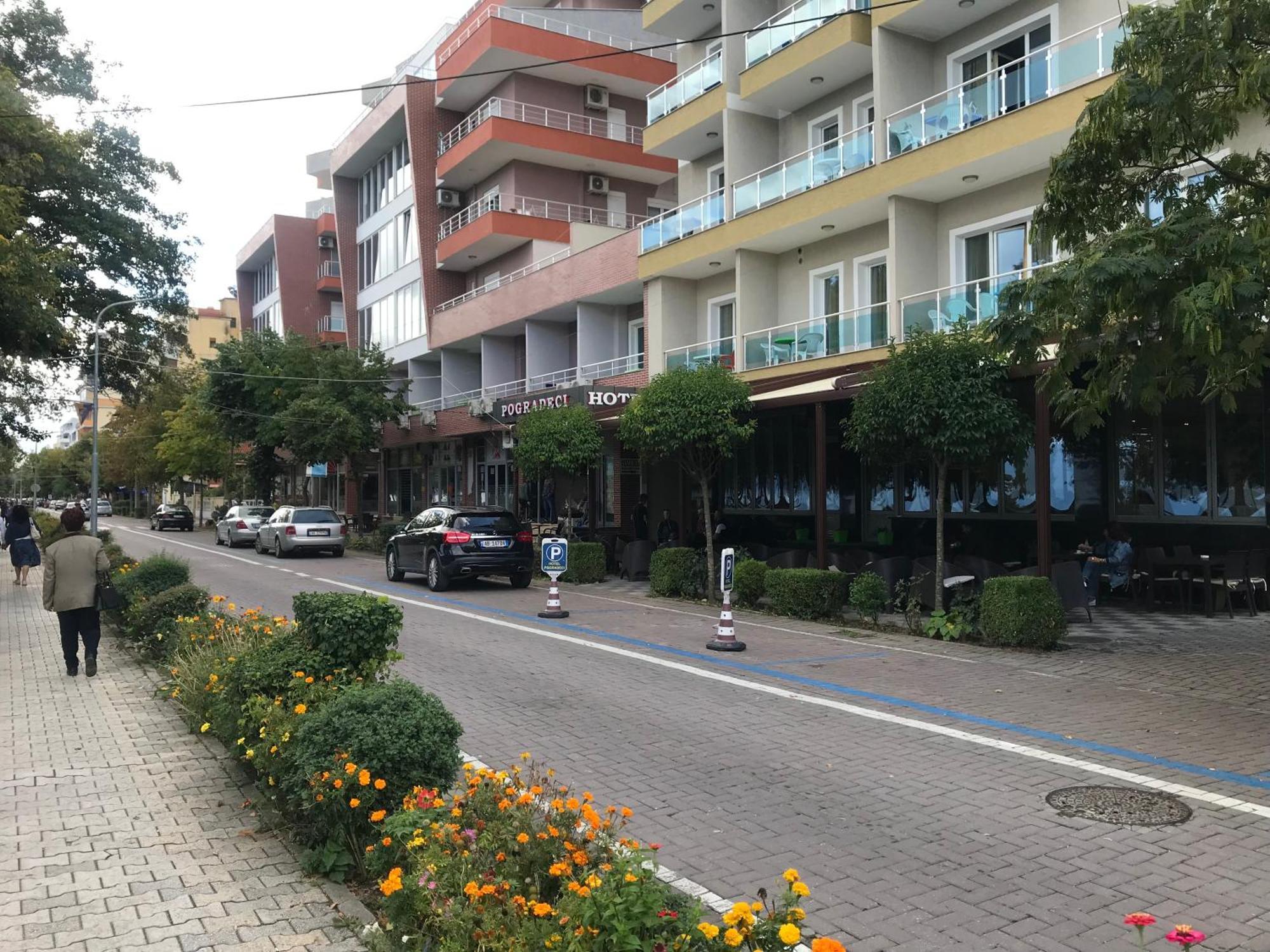 Cozy Lake Front Flat Bequeme Wohnung An Der See Pogradec Exterior foto